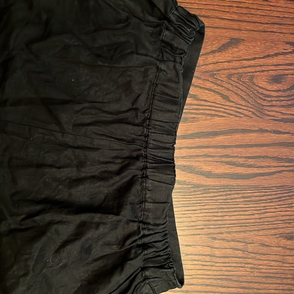 Madewell pull-on linen shorts in black - Picture 4 of 7